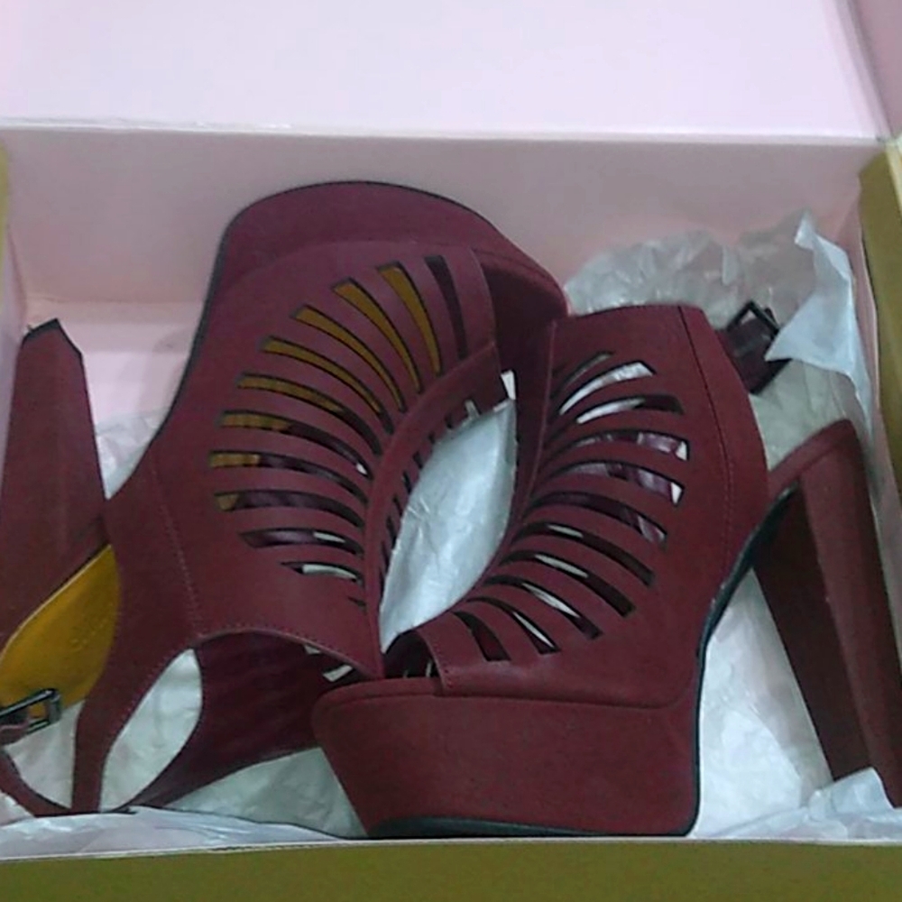 Women's shoes